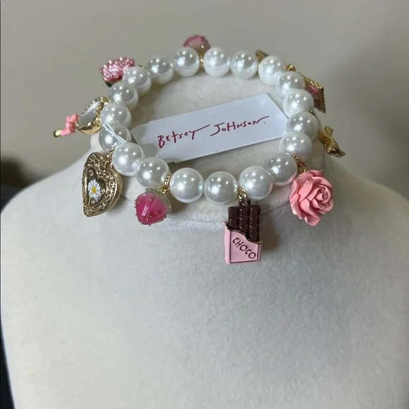 Betsey Johnson | Feminine Vintage Valentines Inspired Charm Bracelet 🌸 💗🍫🎀🌹🕊️ - Picture 1 of 12